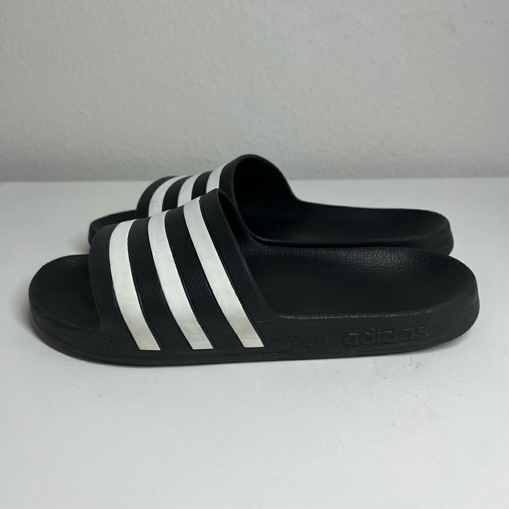 Adidas Adilette Aqua Slides Men’s Size 8 Women’s Size 9